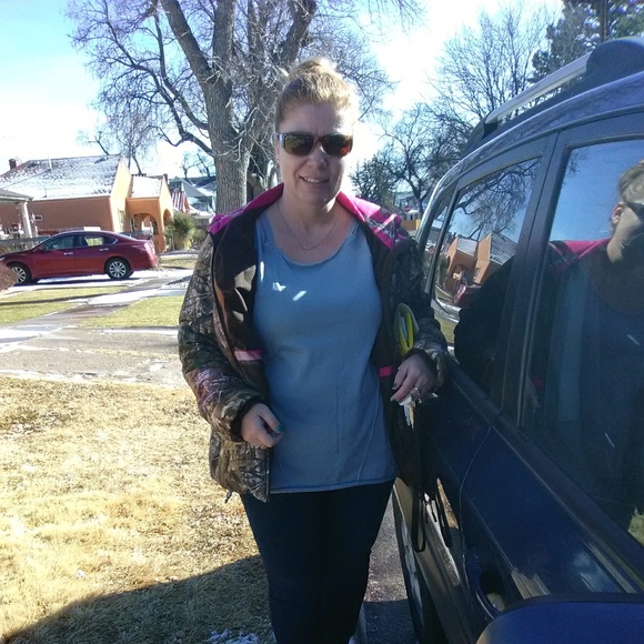 Meet your Posher, Jennifer - Picture 1 of 1